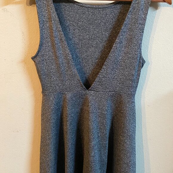 H&M DIVIDED SMALL GRAY SLEEVELESS DRESS - Picture 4 of 5